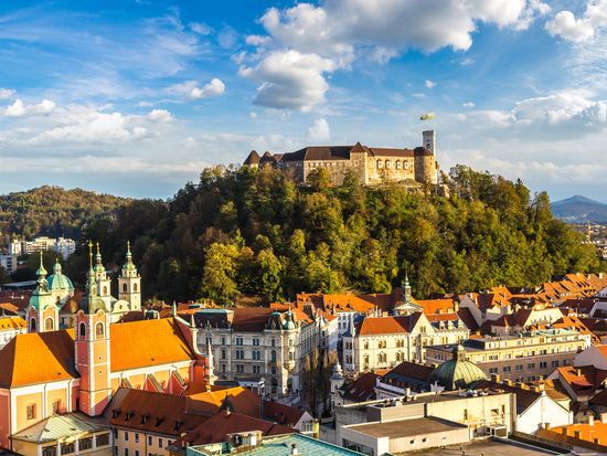 Slovenia_Ljubljana_Castle_shutterstock_758874292