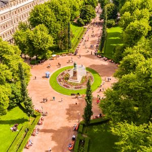 Finland_Helsinki_Esplanade Park_shutterstock_463982030