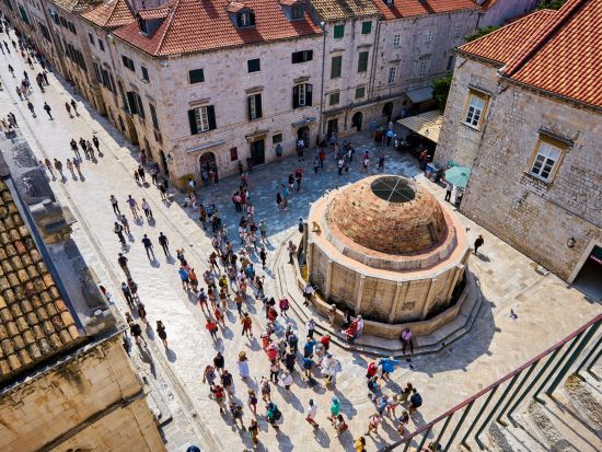 世界遺産ドブロヴニク旧市街 日帰り観光 ガイド付きウォーキングツアー＋フリータイム約3時間＜3月～11月／英語ガイド／スプリット発＞