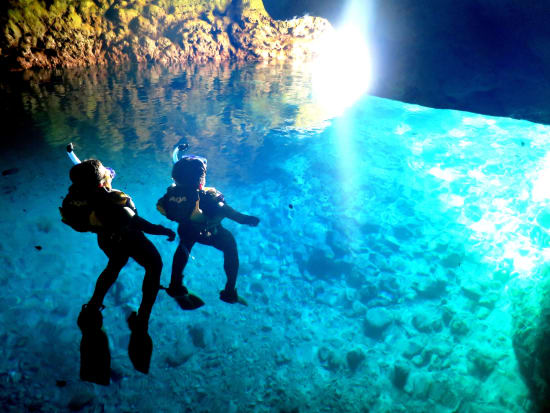 シュノーケリング 青の洞窟ツアー 沖縄の観光 オプショナルツアー専門 Veltra ベルトラ