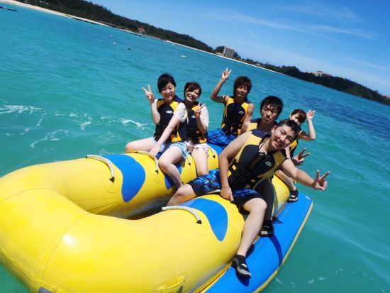 慶良間シュノーケリング　パラセーリング・マリンスポーツセットあり！ウォータースライダー遊び放題の完全禁煙船！写真・バスタオル無料＜半日／那覇市内送迎無料＞