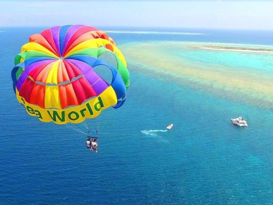 那覇パラセーリング　沖縄最長のパラセールロープ200ｍ！沖縄一のパラセール老舗店・実績＆利用者数NO.1！4Kカメラ・GoPro空撮無料写真プレゼント＜那覇発＞