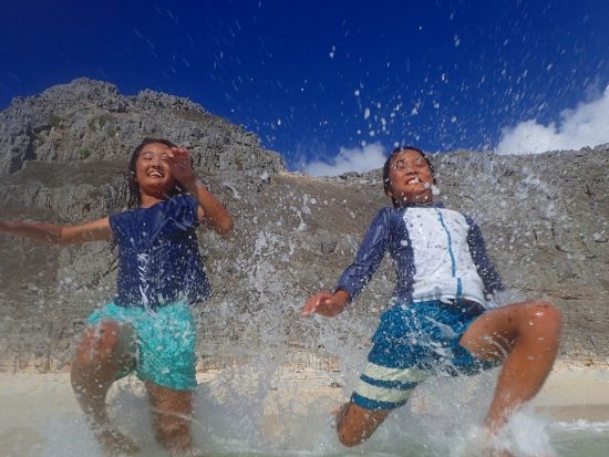 南島観光ツアー 南島上陸＋夏限定シュノーケリング＋ドルフィンスイム！冬～春はホエールウォッチング＜1日／送迎付／小笠原諸島・父島発＞by マッチの星空屋さん