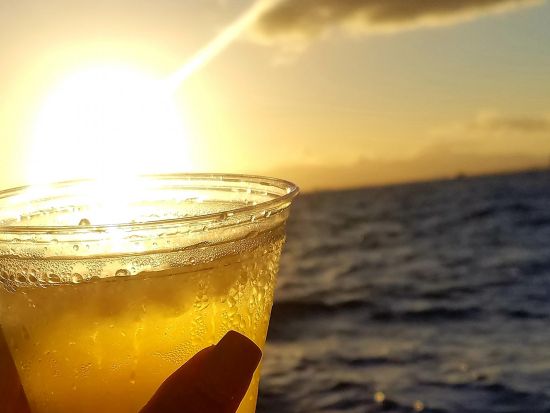 サンセットセーリング　ケ・カイ号　ワイキキ海上から眺める絶景サンセット　アルコールを含む飲み放題付き！＜ ワイキキビーチ発＞