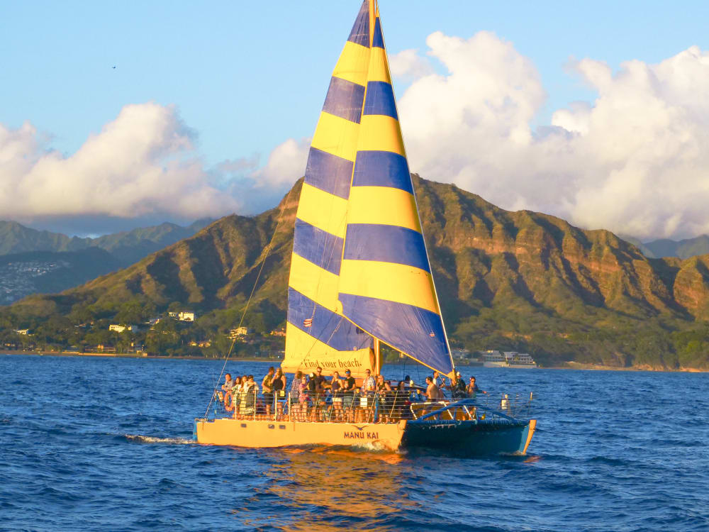 Waikiki Booze Cruise Happy Hour Sail with Beers & Maitais - Manu Kai ...