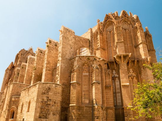 紀元前から近現代までの歴史を知る 北キプロスのファマグスタ一日観光ツアー＜金曜日／パフォス発＞