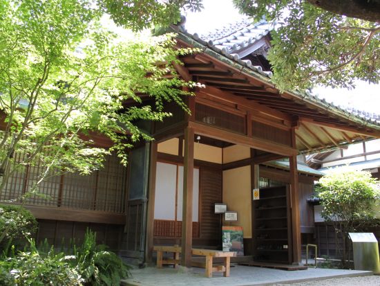 武雄市内発着観光タクシー　佐賀市内満喫コース　佐賀城本丸歴史館＋大隈記念館＋歴史民俗館＋太宰府天満宮にも立ち寄り ＜8.5時間＞ by 温泉タクシー