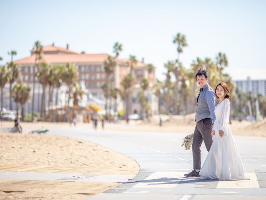フォトウェディング　サンタモニカ・ビーチ＆サンタモニカ・ピアで撮影！選べるプラン＜150カット／日本語＞