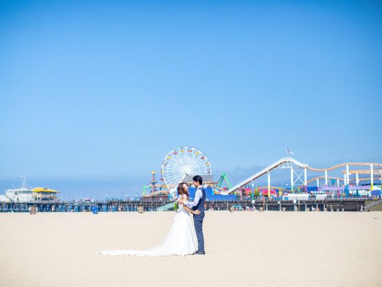 フォトウェディング　サンタモニカ・ビーチ＆サンタモニカ・ピアで撮影！選べるプラン＜150カット／日本語＞