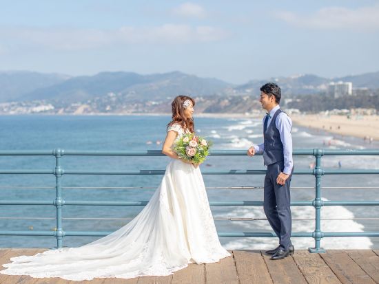 フォトウェディング　サンタモニカ・ビーチ＆サンタモニカ・ピアで撮影！選べるプラン＜150カット／日本語＞