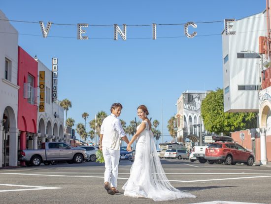 フォトウェディング　ハリウッドサインやサンタモニカ・ピアなど、ロサンゼルスの人気ロケーション3ヶ所で撮影！＜150カット／日本語／ホテル送迎・ヘアメイク込＞