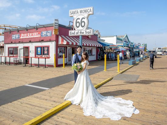 フォトウェディング　サンタモニカ・ビーチ＆サンタモニカ・ピアで撮影！選べるプラン＜150カット／日本語＞