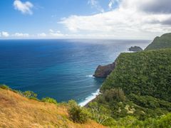 Big_Island_Pololu_Valley_shutterstock_129369992