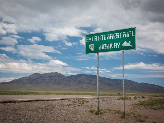 UFOゆかりの地で宇宙の謎に迫る「エリア51」ミステリー・ツアー＜月水土限定／貸切プランあり／英語ガイド＞