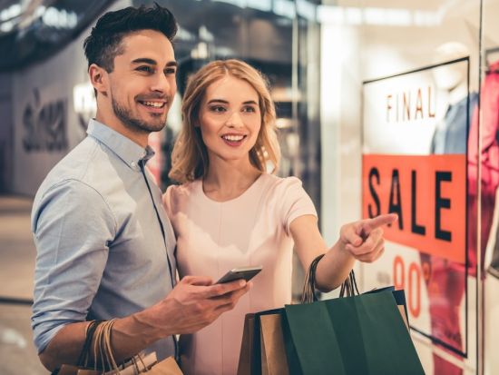 ウッドベリーアウトレットショッピング日帰りツアー＜1日／日本語ガイド／貸切＞