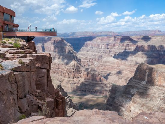 USA_Arizona_Grand Canyon_Guano Point on the Grand Canyon West Rim_shutterstock_174298766