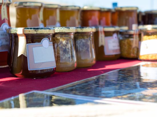 honey_shutterstock_1690591795