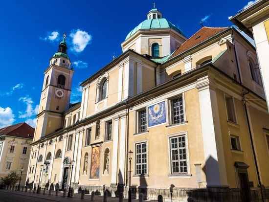 St. Nicholas Church_shutterstock_334027157