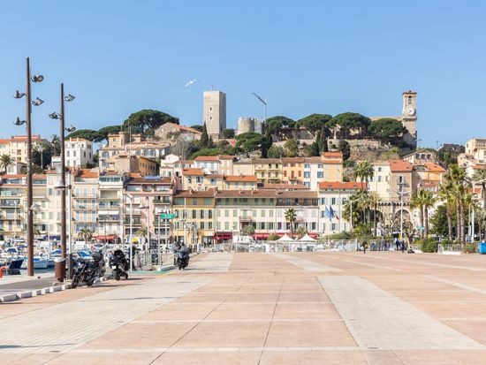 France_Cannes_Suquet_shutterstock_481700569