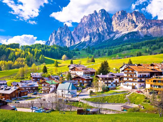 世界遺産ドロミテ＆コルティーナ・ダンペッツォ　日帰り観光ツアー ＜英語ドライバーガイド＞ 