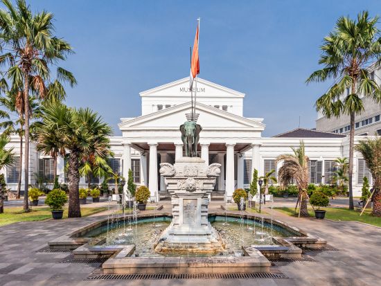 【空港送迎】スカルノ・ハッタ空港⇔ジャカルタ市内ホテル＜貸切／日本語ガイド有無選択可＞