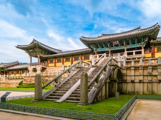 釜山発！慶州＆海印寺観光ツアー　3大世界遺産巡り　石窟庵と仏国寺＋瞻星台（歴史遺跡地区）＋海印寺大蔵経板殿　韓定食ランチ＜1日／日本語ガイド／ホテル送迎付き＞