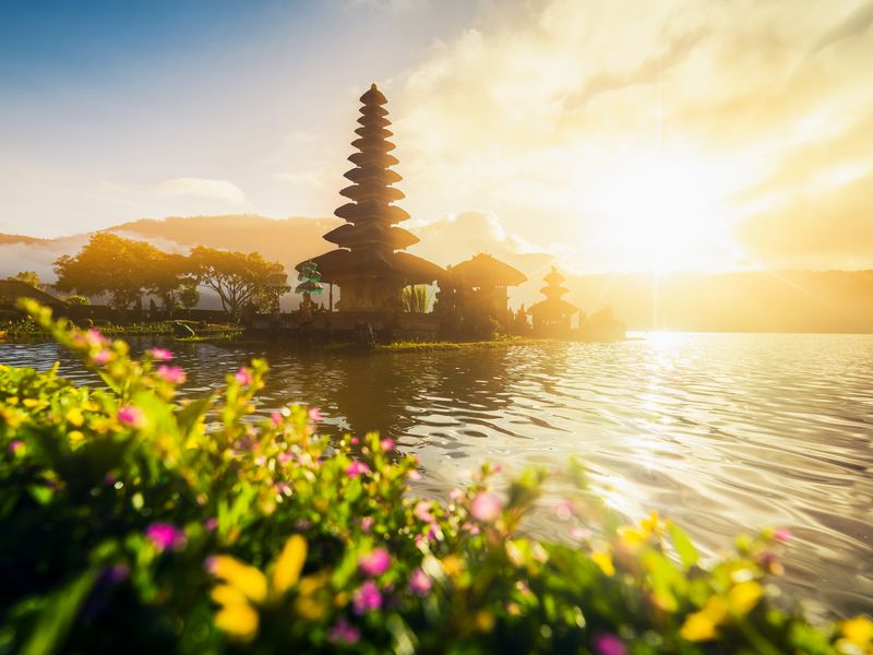 Indonesia_Bali_Pura Ulun Danu Bratan_shutterstock_630851381