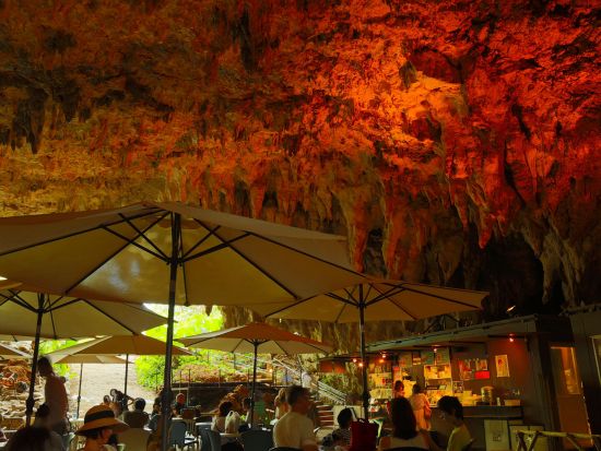 ガンガラーの谷ウォーキングツアー イナグ洞・イキガ洞・武芸洞など専任ガイドがご案内！＜南城市＞