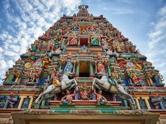 Malaysia_Kuala Lumpur_Sri Mahamariamman_shutterstock_647635168