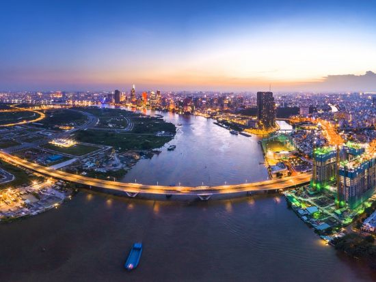 サイゴン・スカイデッキ展望台＆選べる体験 観光ツアー　シクロ乗車付き ＜夜／ホテル往復送迎付／現地ガイド(日本語可)／夕食付＞