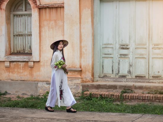 ホーチミン市内観光　アオザイ2着の試着＆ヘアメイク付き撮影体験！市内定番観光付き＜貸切／終日／現地ガイド(日本語可)／送迎付＞
