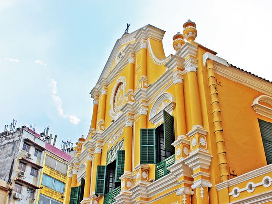 Macau_St.Dominics Church_Senado Square_shutterstock_623382218