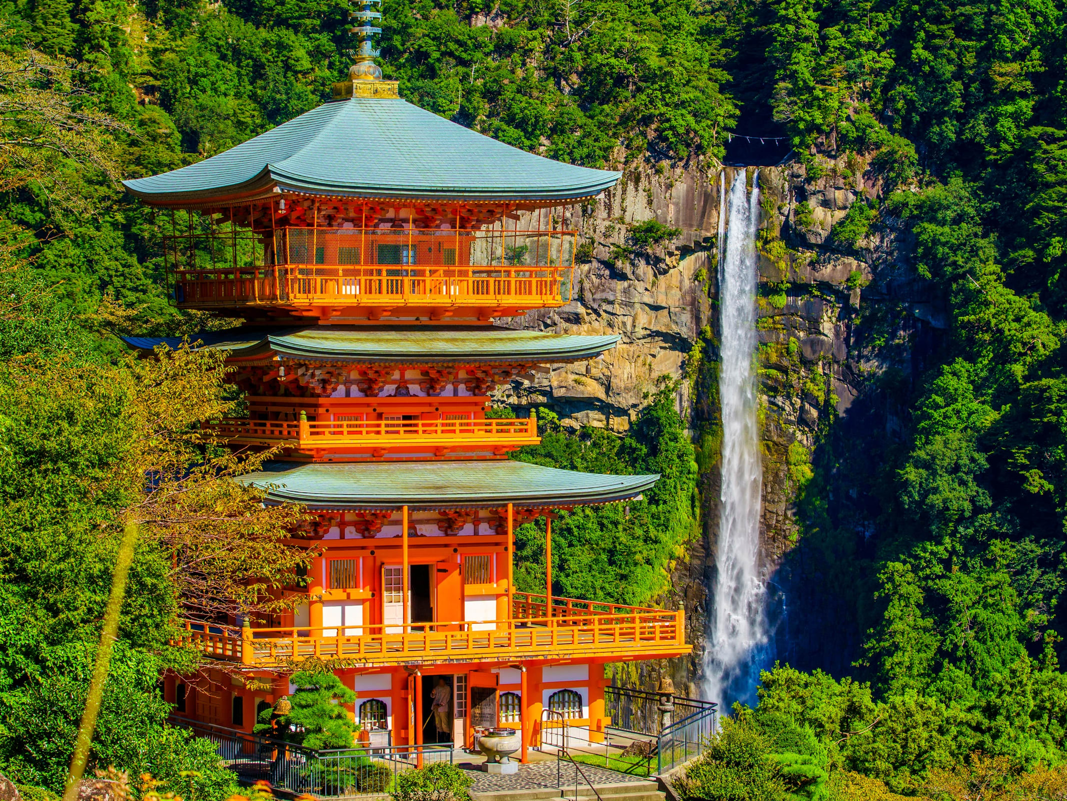 那智の滝 (世界遺産) | 和歌山の観光u0026遊び・体験・レジャー専門予約サイト VELTRA(ベルトラ)