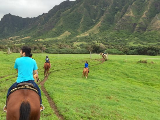 kualoa ranch horseback riding tour