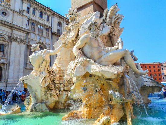 Italy_Rome_Piazza_Navona_Fountain_of_Four_Rivers_shutterstock_451023868