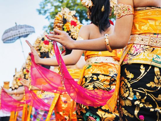 ホテルお迎え＆空港送り可で、最終日にもオススメ！ウブド散策＋バリ舞踊観賞＜午後～夜／ホテル送迎付(空港お送り可)／日本語ガイド／夕食付プランあり＞*土曜のみ催行