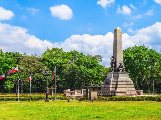 マニラ市内観光ツアー　マニラ大聖堂＋サン・アグスティン教会＋サンチャゴ要塞など定番コースを巡る　オカダマニラ噴水ショー鑑賞付きプランあり＜1日／日本語ガイド＞