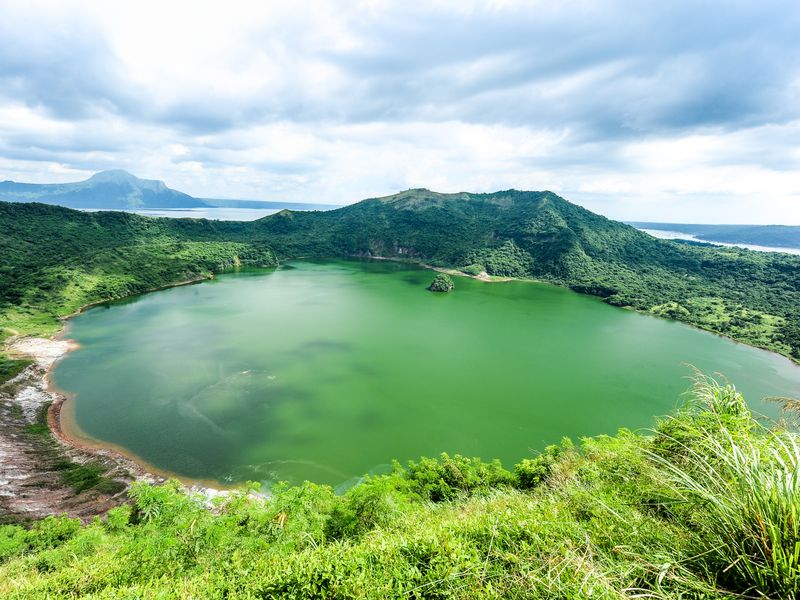 Philippines_Tagaytay_Taal Volcano_shutterstock_276193067