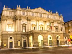 Italy_Milan_Teatro alla Scala_shutterstock_169292570