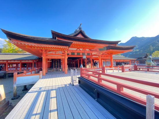 広島市内 ⇔ 宮島口フェリー乗り場 貸切送迎サービス＜8-17時対応／1-6名／広島市＞4名参加で1名2,800円～ by カープタクシー