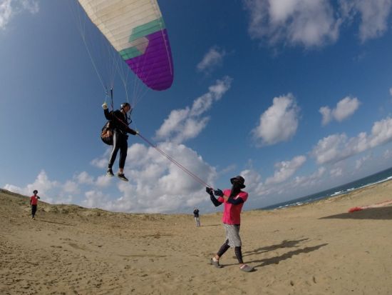 鳥取砂丘 パラグライダー半日体験 器具の運搬はスタッフが代行する楽々プラン＜3時間／鳥取市＞by 鳥取砂丘パラグライダースクール