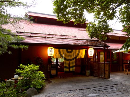 島崎藤村ゆかりの宿 中棚荘　1泊2日（2食付）＆ジオヒルズ ナイトワイナリーツアー お好きなグラスワインを1杯サービス！＜小諸＞