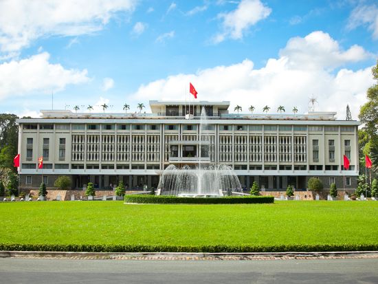 Vietnam_Ho Chi Minh_Reunification Palace_shutterstock_166357481