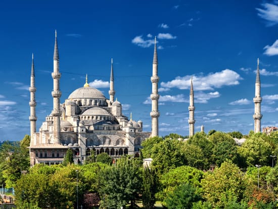 Turkey_Istanbul_Blue_Mosque_shutterstock_127845293