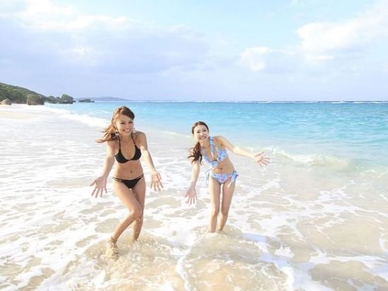 慶良間諸島 渡嘉敷島上陸 白い砂浜が美しい阿波連ビーチでのフリータイムとボートシュノーケルでケラマブルーの海を満喫＜1日／那覇発＞