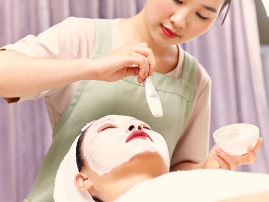 SEOULエステ　話題の韓国コスメ「The Histroy of Whoo」など贅沢に使用　アクセス抜群人気エステ＜8時から予約可／日本語OK／明洞駅徒歩5分＞