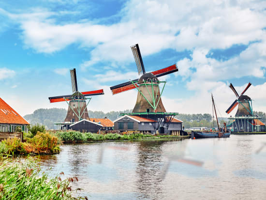 Netherlands_Zaanse Schans_Holland_Windmill_shutterstock_360024527