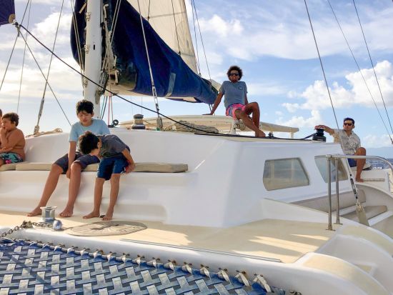 ウミガメシュノーケリング　モアナ号　広々快適な大型カタマラン船でリラックス！アルコール含むドリンク購入可　貸切プランあり＜3時間／英語／ケワロ湾発＞