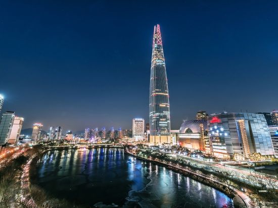 ソウル・ナイトツアー　広蔵市場＋ソウルスカイ展望台＋東大門デザインプラザ(DDP)＜日本語ガイド／明洞解散＞