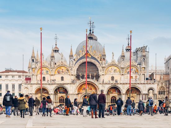 ヴェネツィア市内観光ツアー　サンマルコ寺院＆ドゥカーレ宮殿に入場！ ＜マルコポーロ空港お迎え付き／ゴンドラ遊覧プランあり／市内観光：日本語ガイド＞